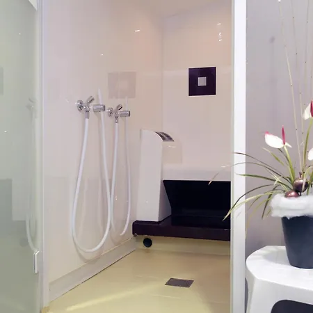 Aparthotel Odalys Centre Les Halles 4*